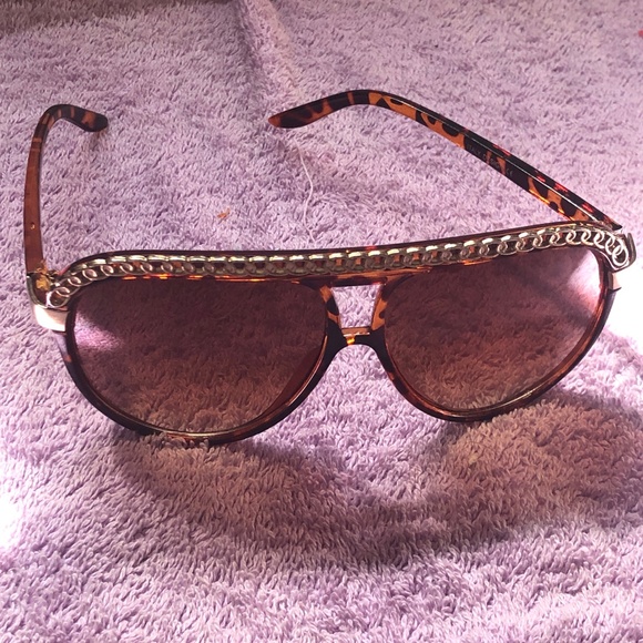 Big Bouji Style Aviator Sunglasses with Gold Chain rim Tortoiseshell frames - Picture 6 of 16